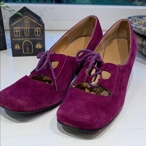 Vintage 1960's Mod Style Square Toe Mary Janes in Purple Suede by QualiCraft